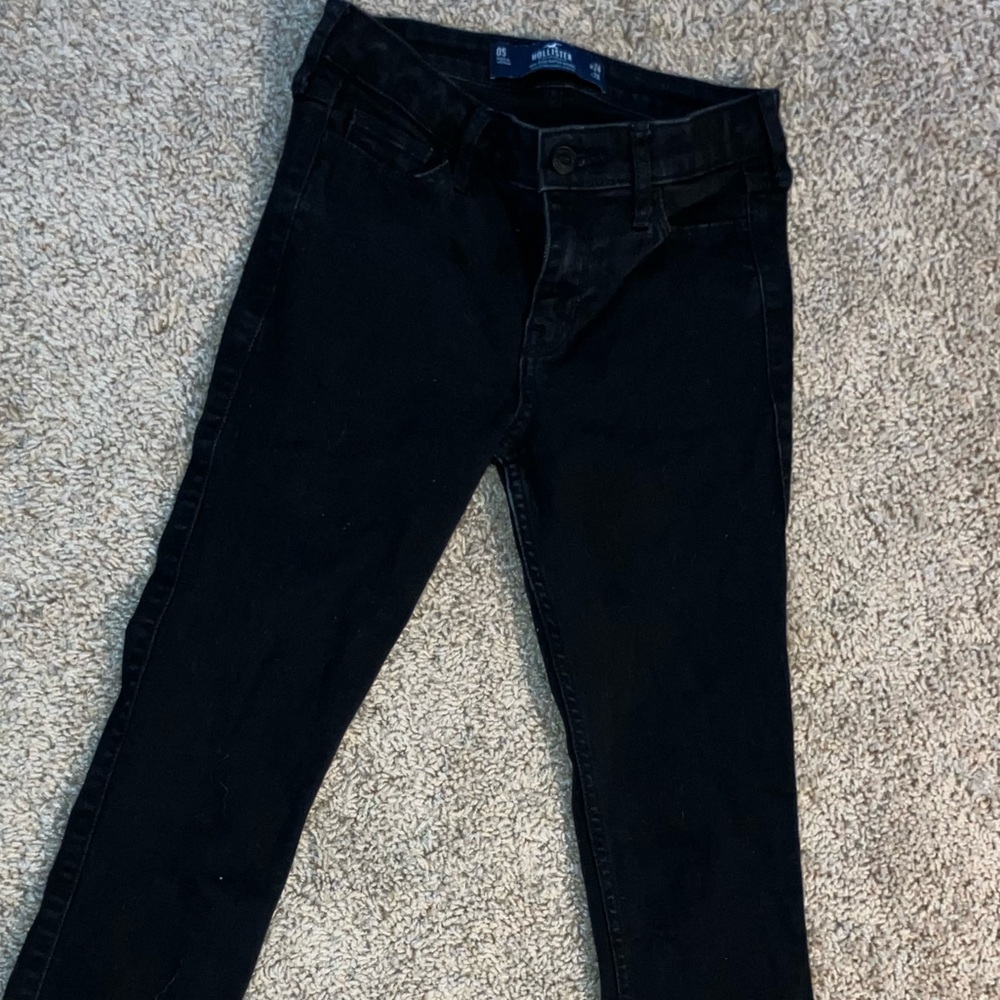 Hollister Black Skinny Jeans Sleek and Stylish